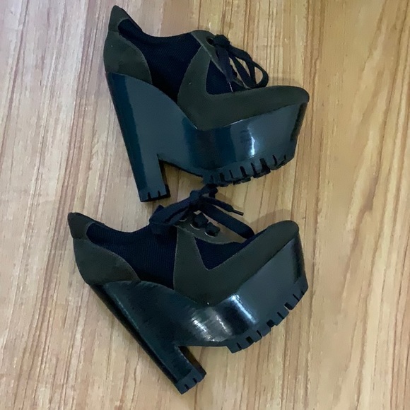 Burberry green olive rare platform wedges  size 5 - Picture 1 of 8